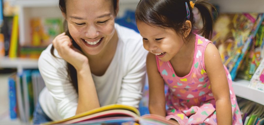 Read more about the article Parents Find Creative Ways to Make Reading Fun for Kids